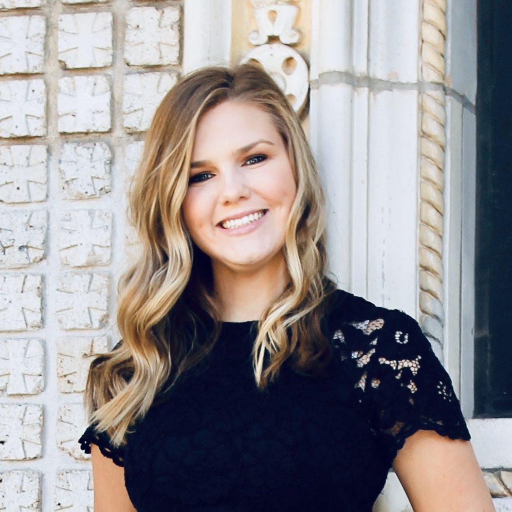 Michaela Hartl headshot